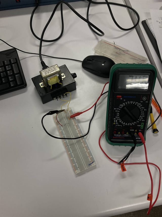 Banc d’électronique : prototypage d’alimentation et mesures.