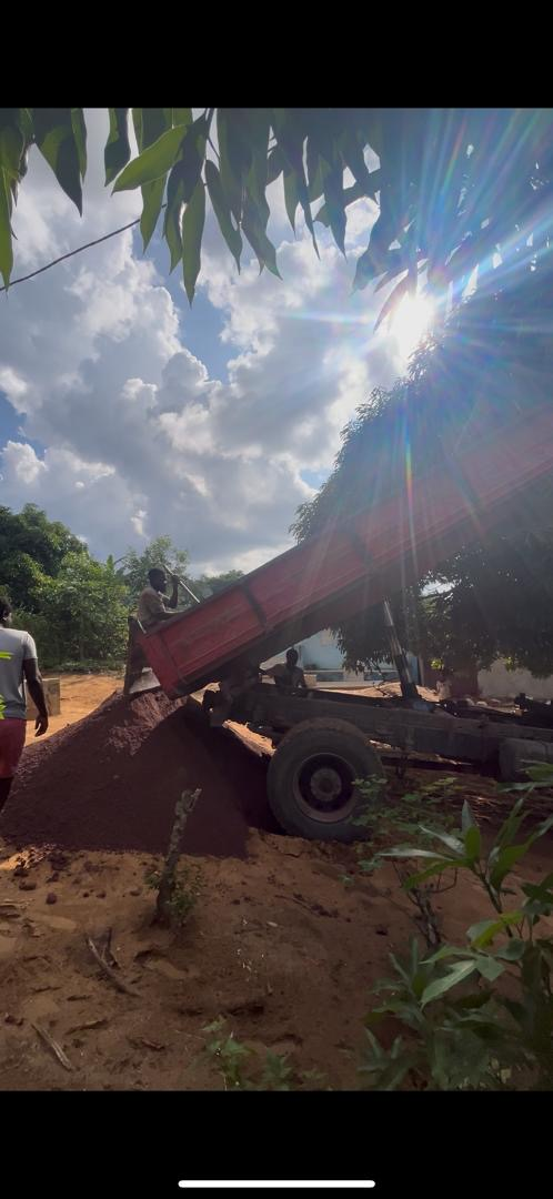 Livraison de matériaux de construction par camion